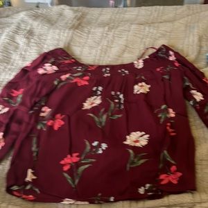 Teen hollister Flowey red top with flowers size extra small